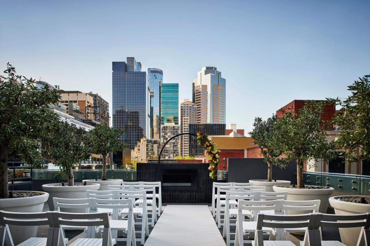 Sheraton Melbourne Hotel Eksteriør bilde The rooftop cinema at the Emporium shopping centre